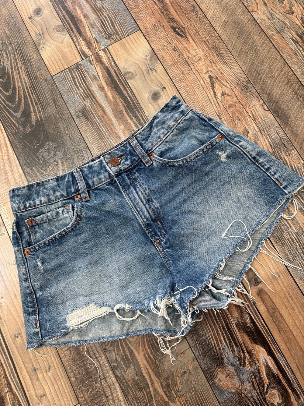 Garage distressed shorts size 01/25